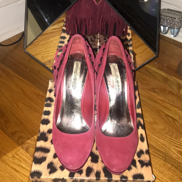 Sexy Red Fringe Suede Pumps! - Picture 2 of 7